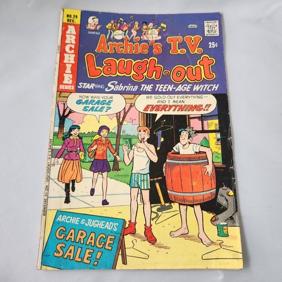 Archie's TV Laugh-Out‎ Comic Book #29 Sabrina the Teenage Witch Garage Sale - Picture 1 of 9